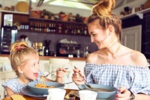 14 Restaurants Where Kids Eat Free or Cheap