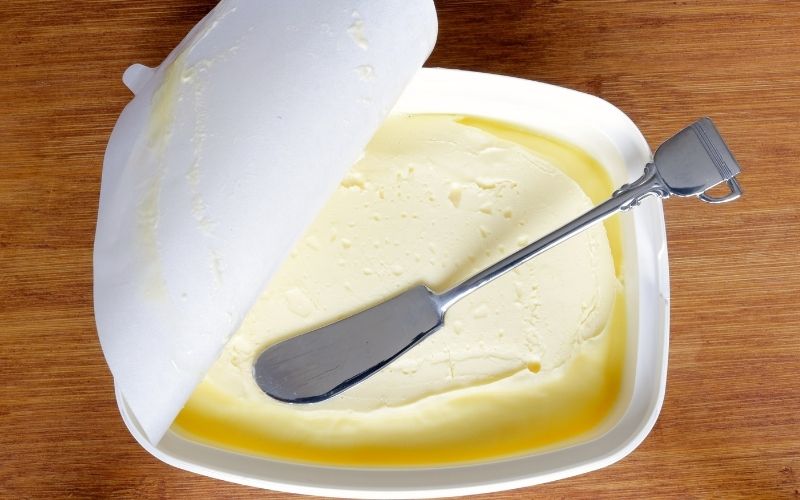 Photo of margarine with a butter knife