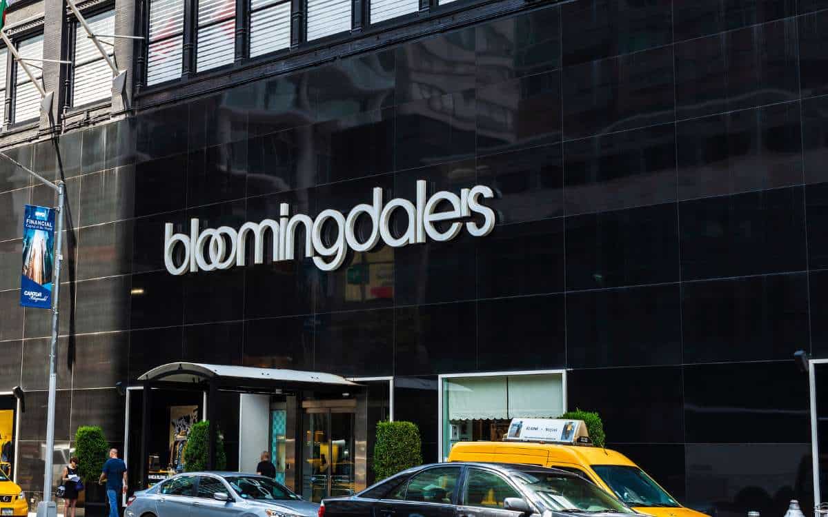 A bloomingdales store with cars at the front_Does Bloomingdales Price Match Featured Image