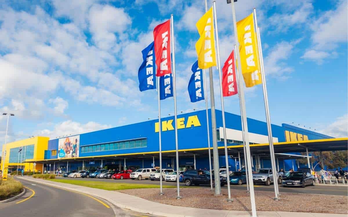 Photo showing Ikea shopping building with flags at the front