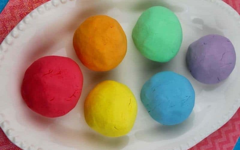 Rainy Day Activities Your Kids Will Love Content Image_Homemade Play Dough