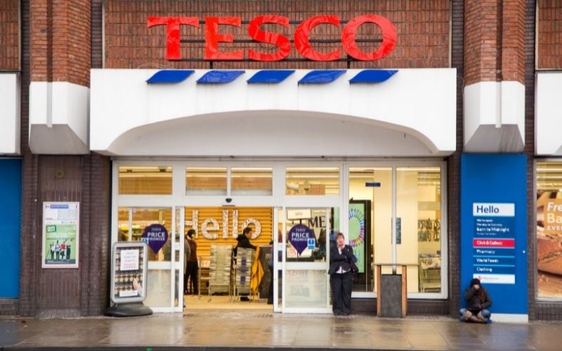 Photo of the front of Tesco Supermarket