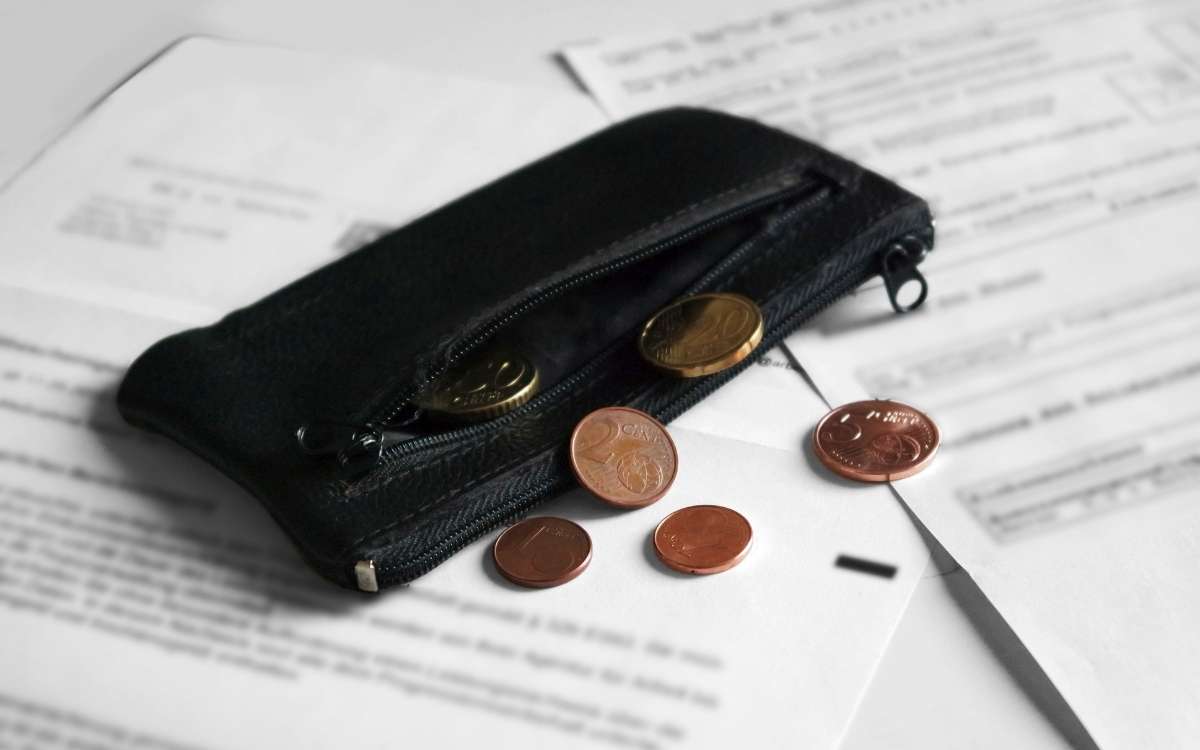 Photo of a small purse with coins